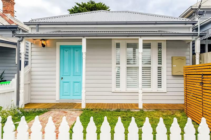 Outside of Footscray period weatherboard property
