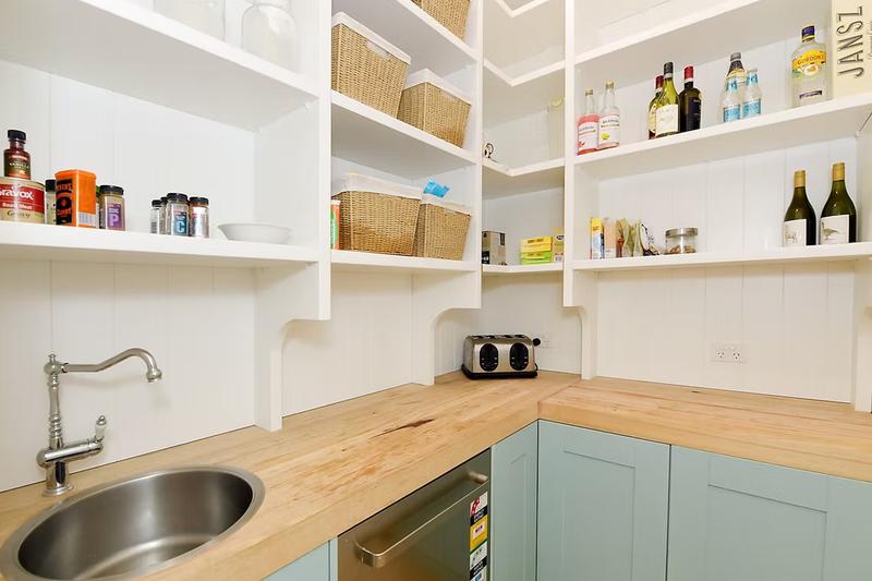 Shelving in butlers pantry