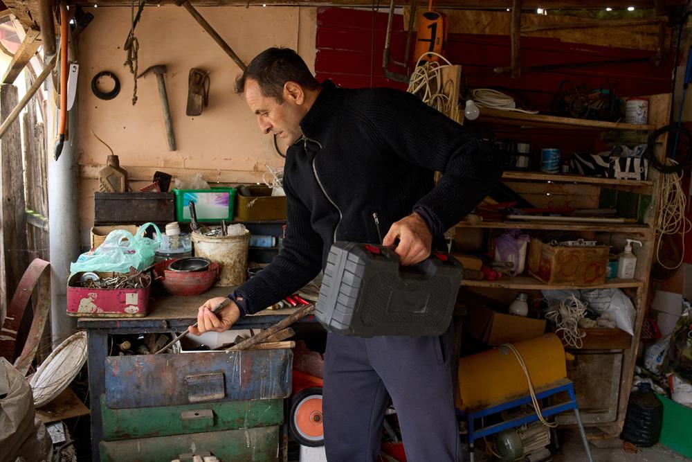 A messy garage shared space not working